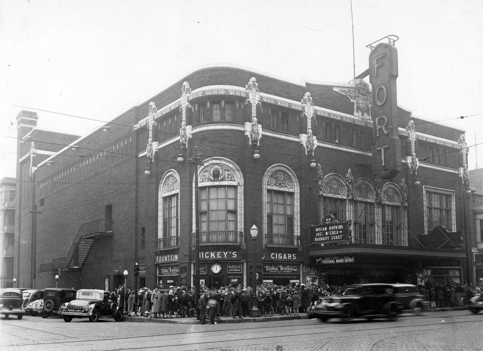 111519-Fort-Theater-006